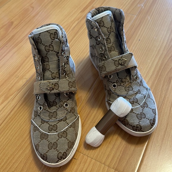 Gucci sneaker shoes. 5 - Picture 1 of 8